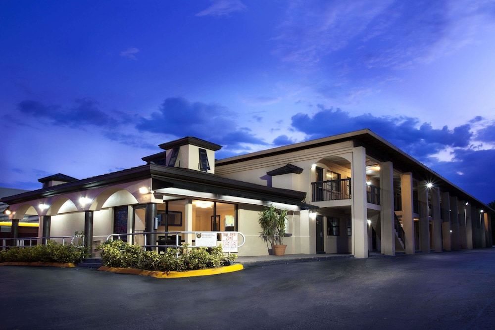 Knights Inn Orlando 1 Knights Inn Orlando 1