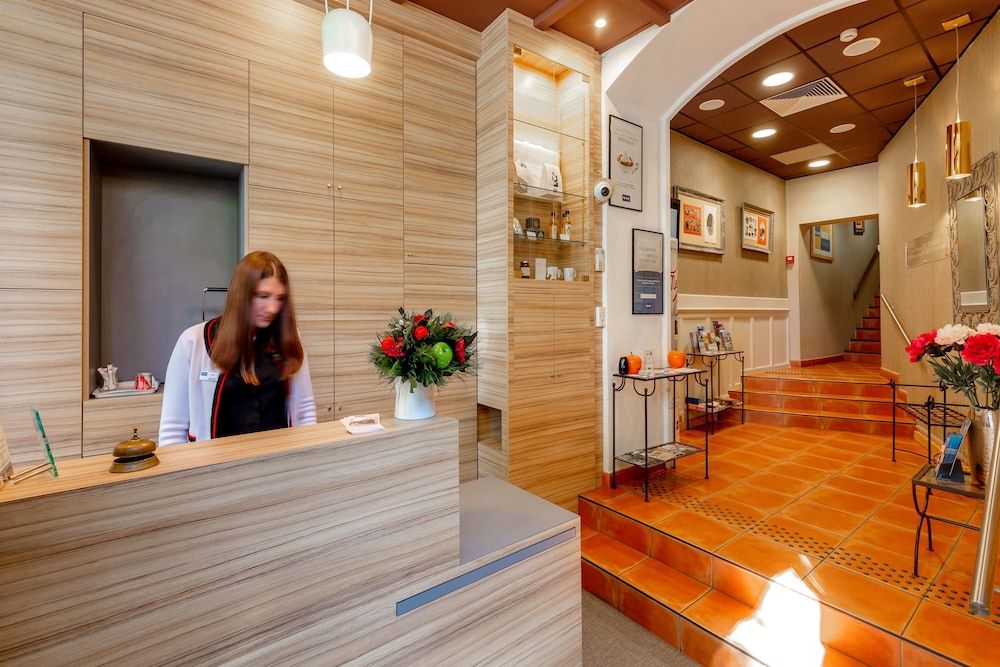 Kyriad Avignon Palais Des Papes 2