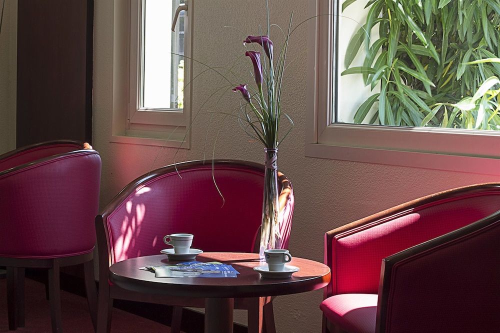 Kyriad Bordeaux Lormont 3