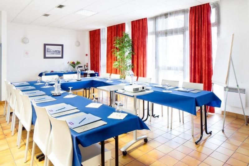 Kyriad Montluçon 3 estrelas em Montluçon