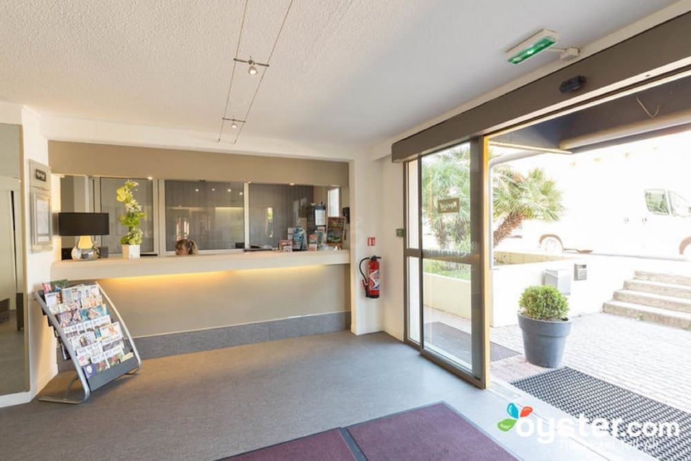 Kyriad Nice Ouest Stade-Saint Isidore 2