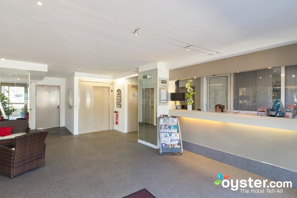 Kyriad Nice Ouest Stade-Saint Isidore 3