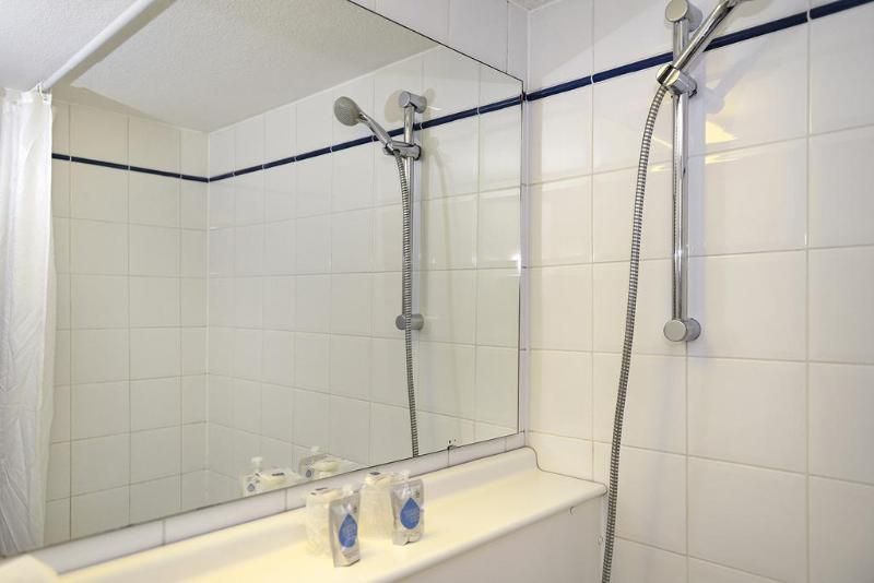 Kyriad Orleans Olivet 2 estrelas em Olivet