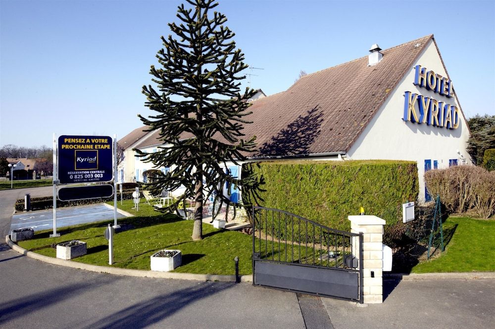 Kyriad Plaisir St Quentin En Yvelynes 3 estrelas em Plaisir