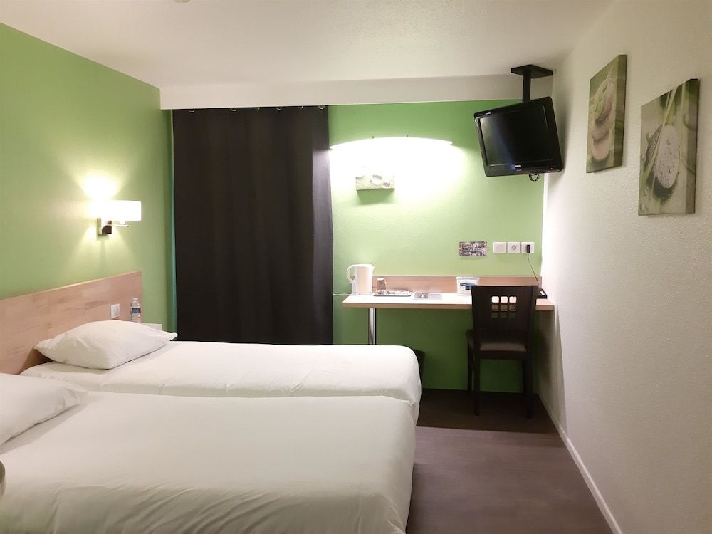 Kyriad Restaurant De Lhorloge 3 estrellas en Besançon