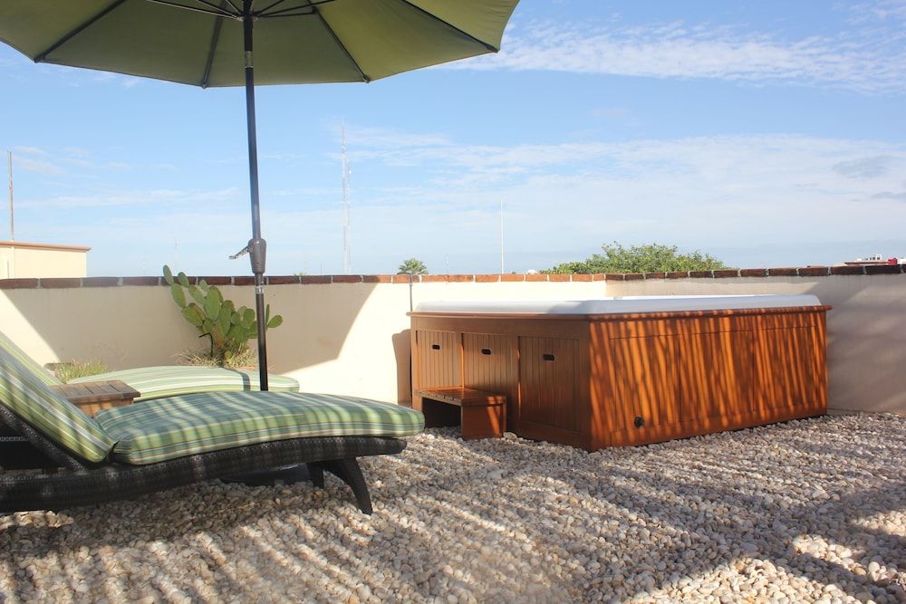 La Armonia by Bunik 2