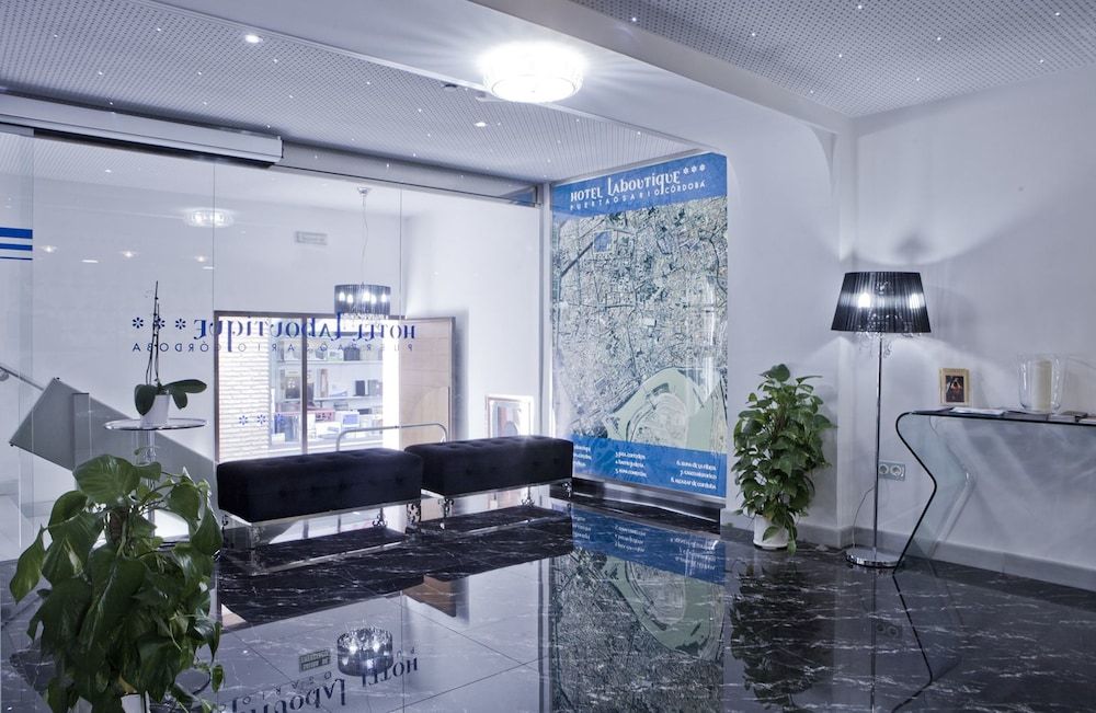 La Boutique Puerta Osario 3 La Boutique Puerta Osario 3