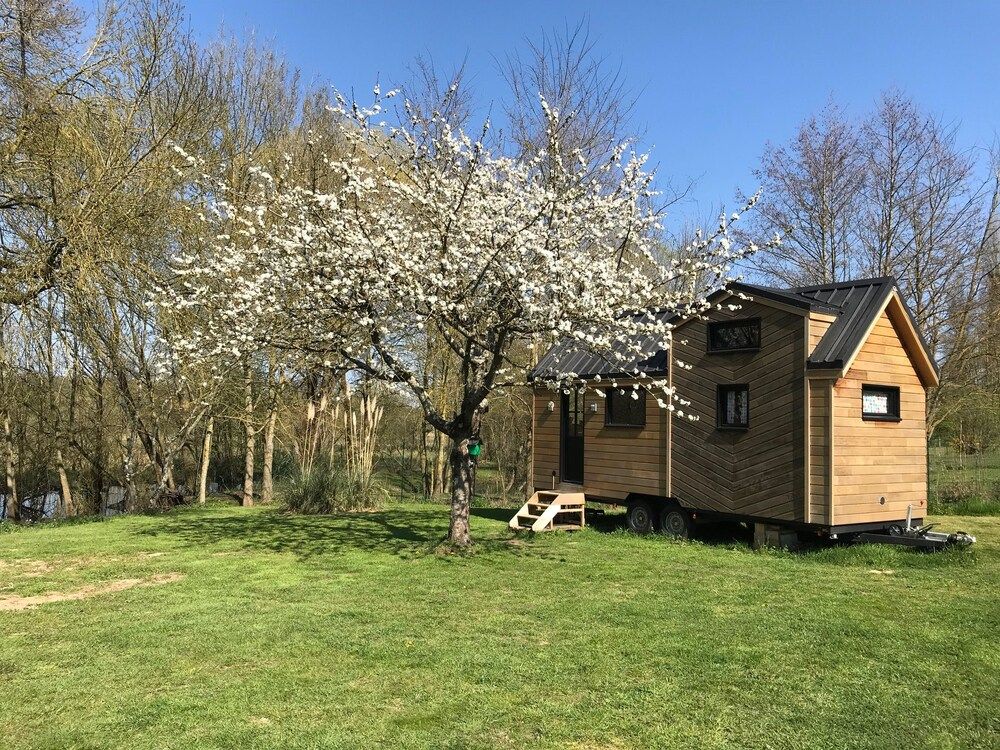 La Calypso -1 estrelas em La Flèche