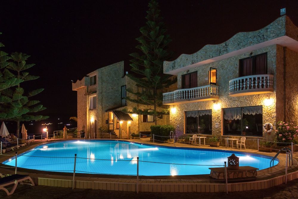 Hotel La Playa Blanca 4 estrelas em Santo Stefano di Camastra