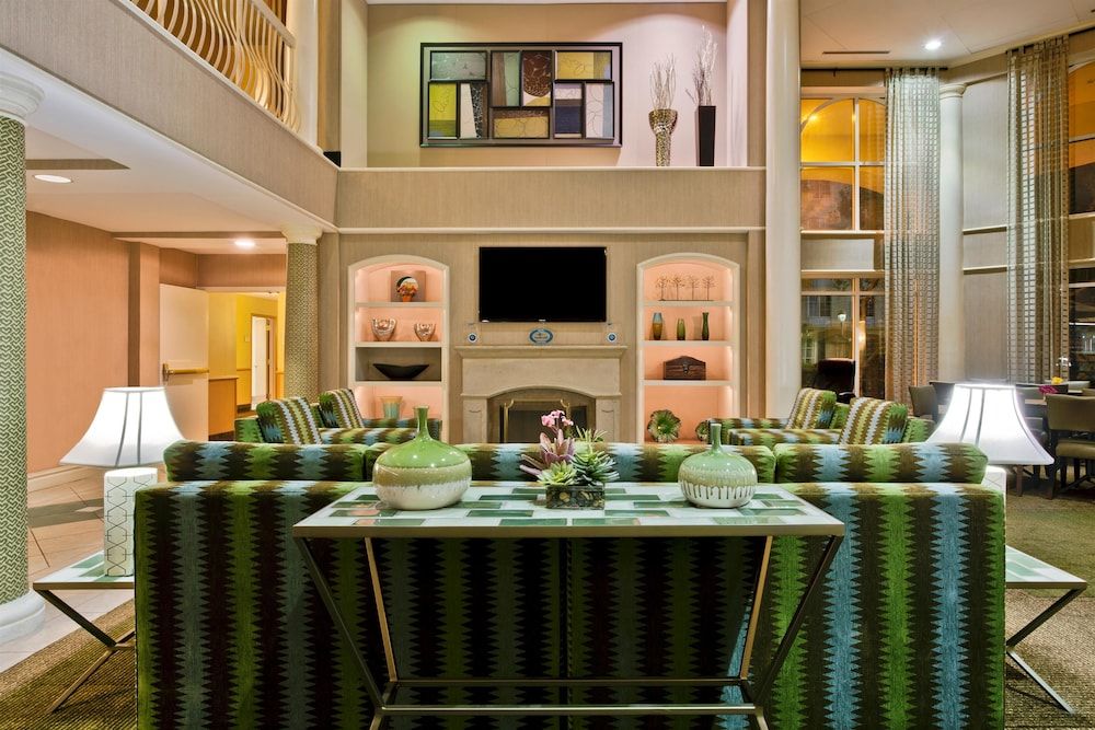 La Quinta Inn & Suites Orlando I Drive/Conv Center 2 La Quinta Inn & Suites Orlando I Drive/Conv Center 2