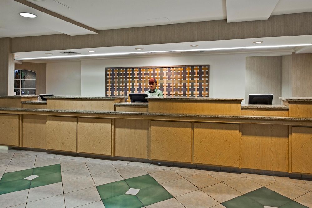 La Quinta Inn & Suites Orlando I Drive/Conv Center 3 La Quinta Inn & Suites Orlando I Drive/Conv Center 3