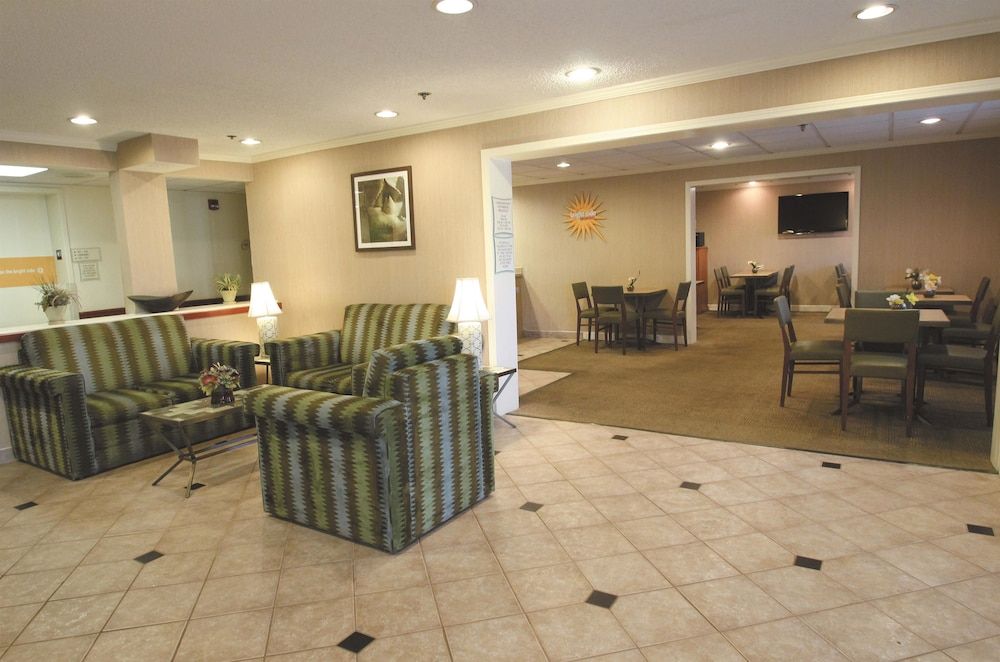 La Quinta Inn & Suites Orlando South 2