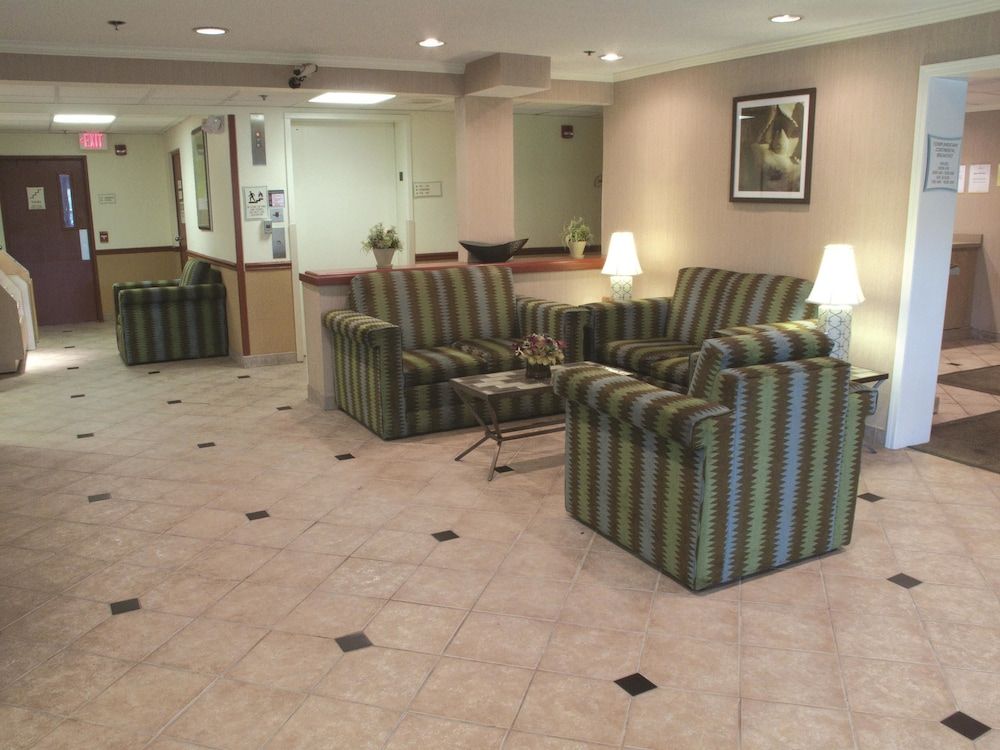 La Quinta Inn & Suites Orlando South 3