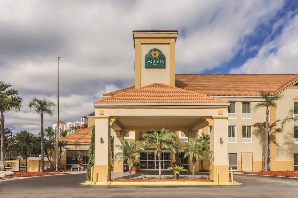 La Quinta Inn & Suites Orlando Universal area 1