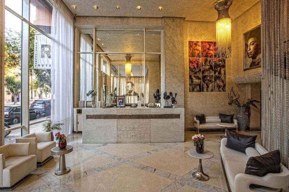 La Renaissance Hotel 3