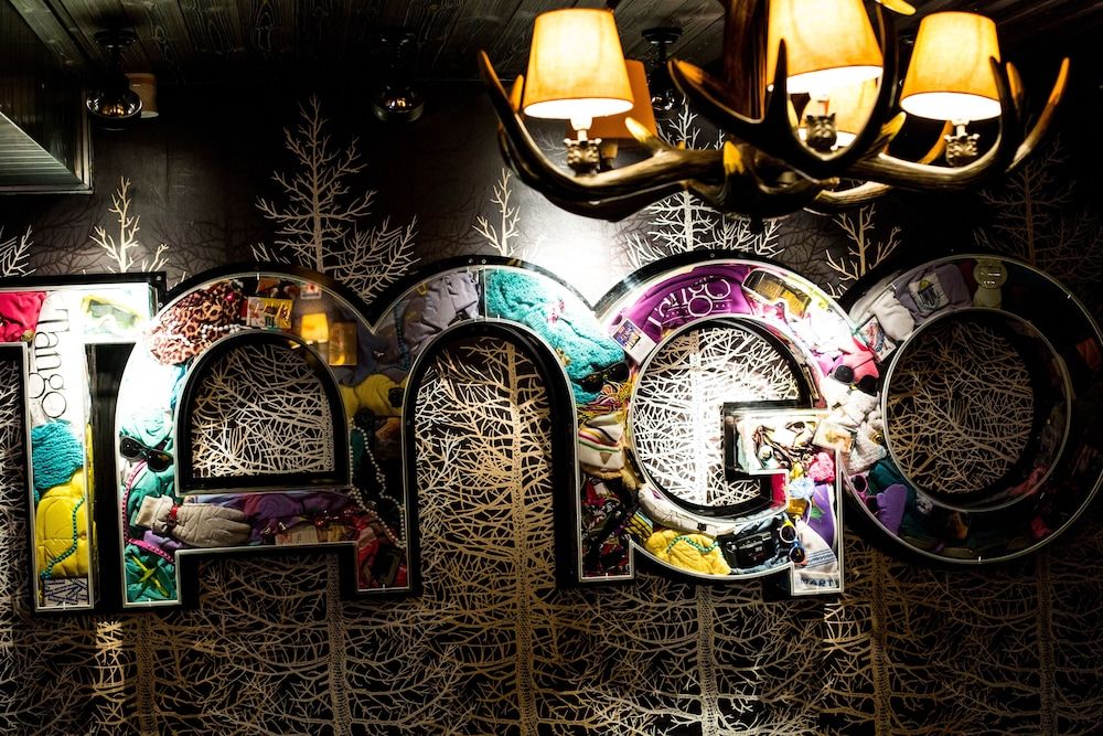 Langley Hotel Tango 2