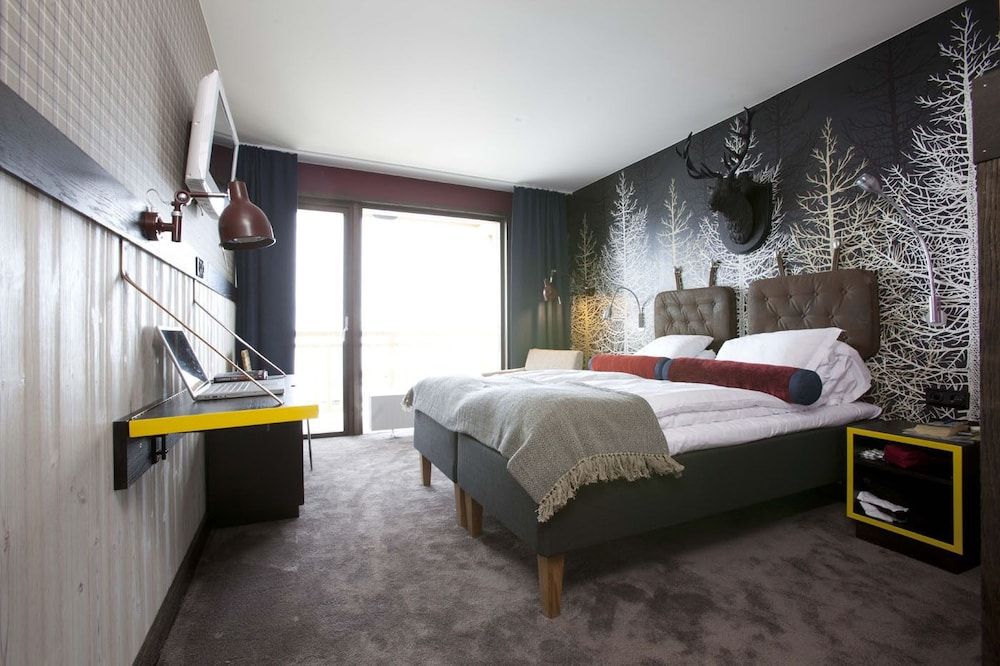 Langley Hotel Tango 3