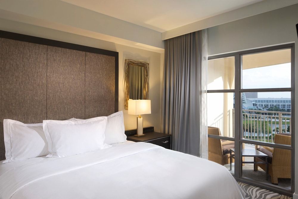 Las Palmeras by Hilton Grand Vacations 3 Las Palmeras by Hilton Grand Vacations 3