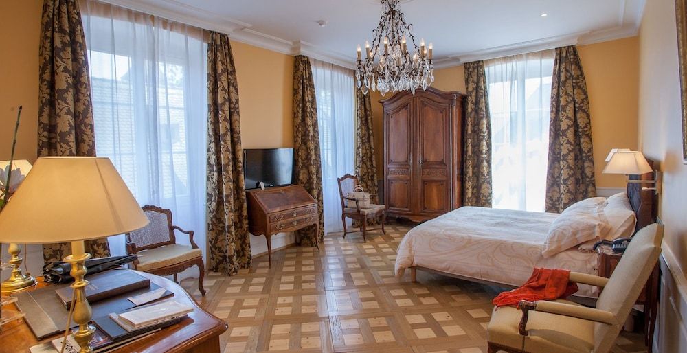 Hôtel & Spa Le Bouclier D'Or 2