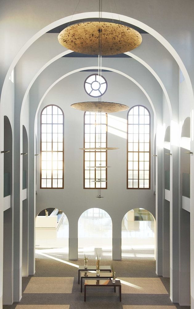 Le Meridien Ra Beach Hotel and Spa 2