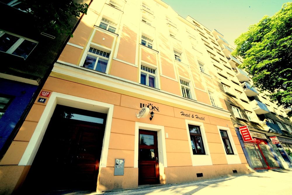 Leon Hotel 1 Leon Hotel 1