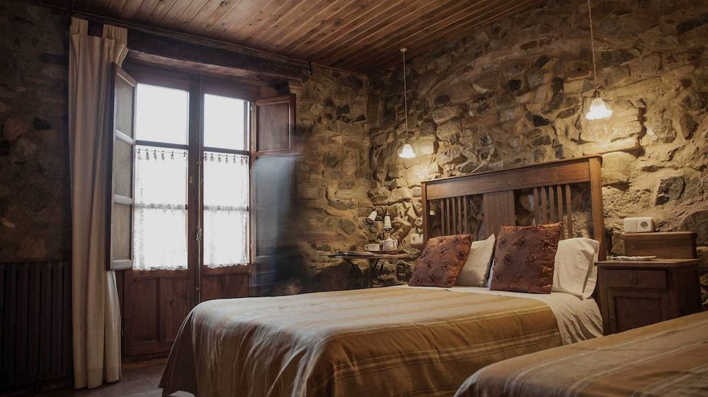 Les Velles Escoles 2 Les Velles Escoles 2