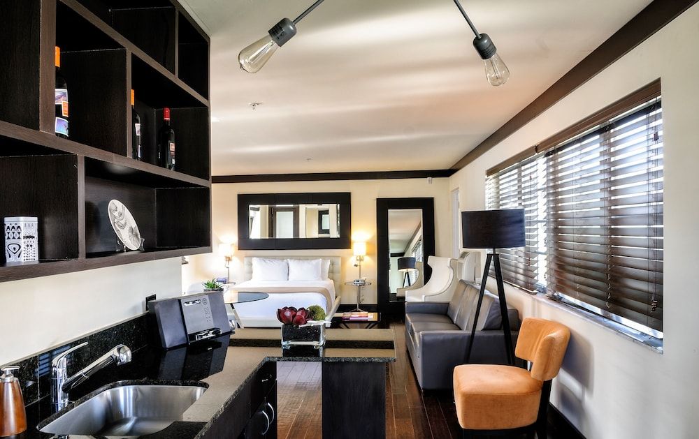 Lincoln Arms Suites, a South Beach Group Hotel 1