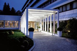 Living Place Hotel
