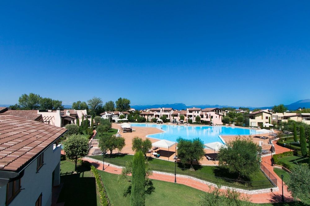 Lugana Village Resort & Sporting Club -1 estrellas en Peschiera del Garda