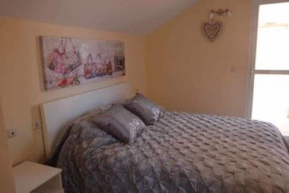 Luxury Duplex Penthouse with Sea Views ML26 3