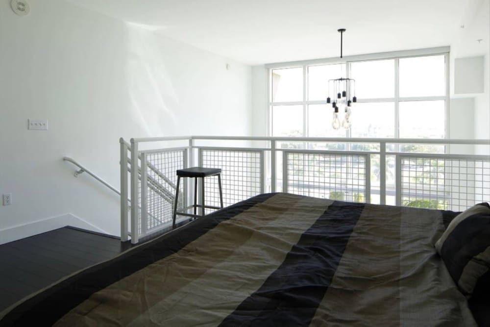 Luxury One Bedroom in Downtown Miami 3