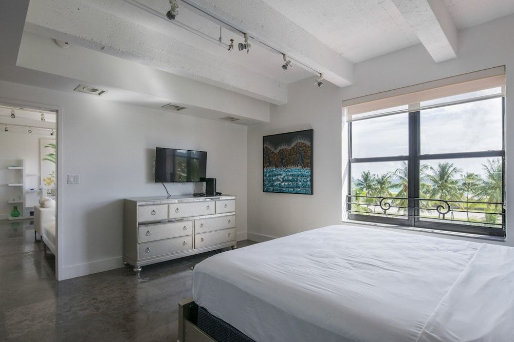 Luxury-Prime-2BR-Condo On Ocean Drive 3