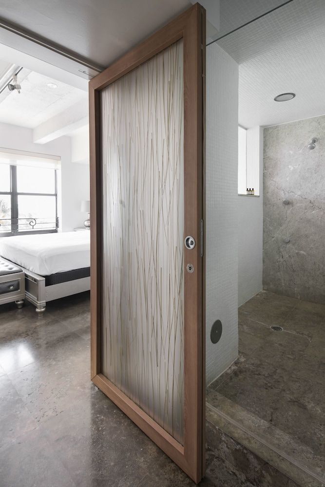 Luxury-Prime-2BR-Condo On Ocean Drive 2