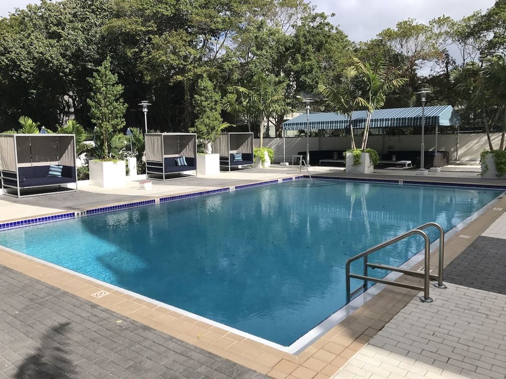 LYX Suites at Bayshore Grove in Coconut Grove 1