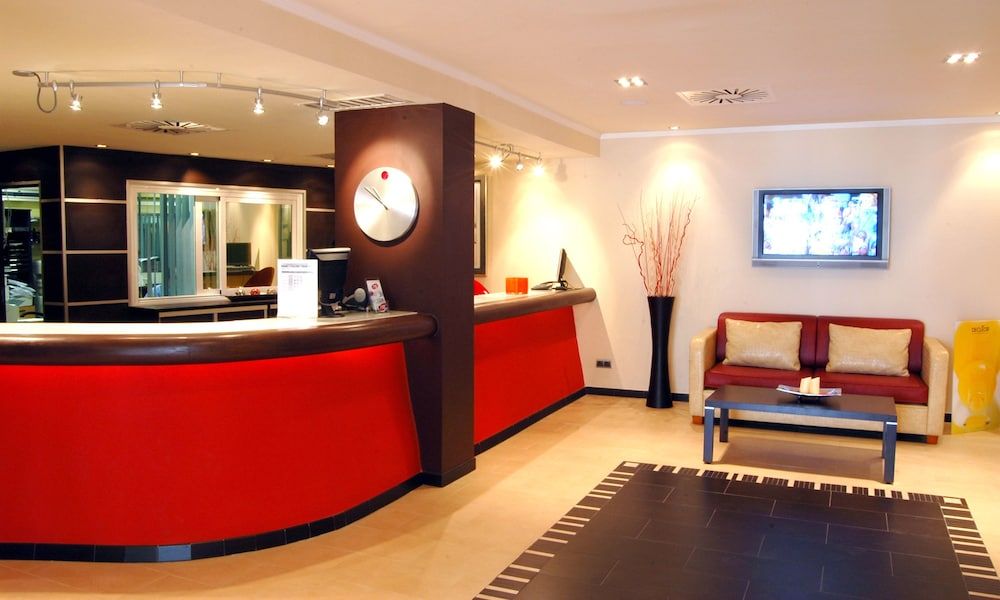 Macdonald Dona Lola Club 2