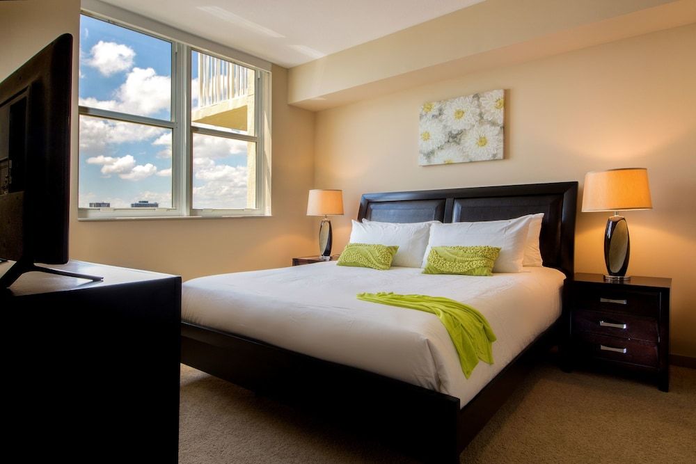 Mare Azur Miami Luxury Apartments by Grand Bay 3