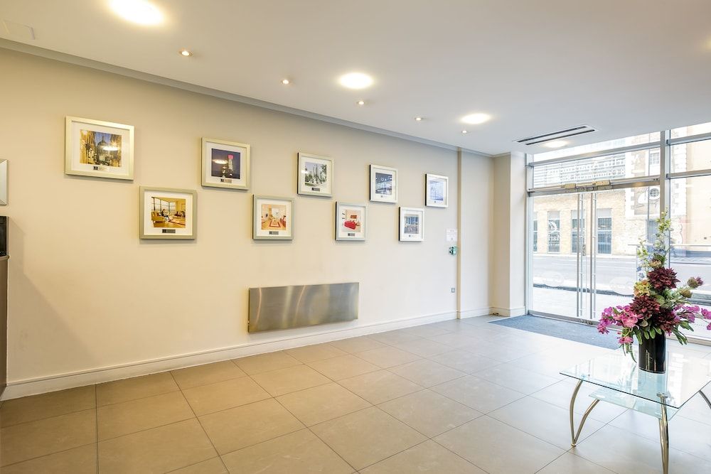 Marlin Aldgate Tower Bridge 1 Marlin Aldgate Tower Bridge 1