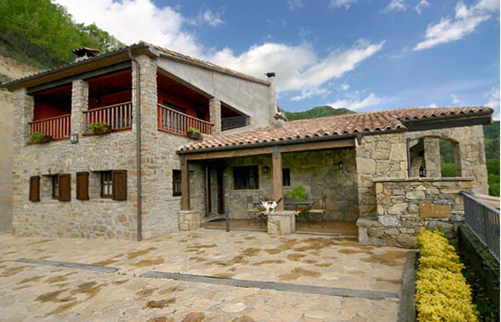 Mas Isoles 3 estrellas en Ripoll