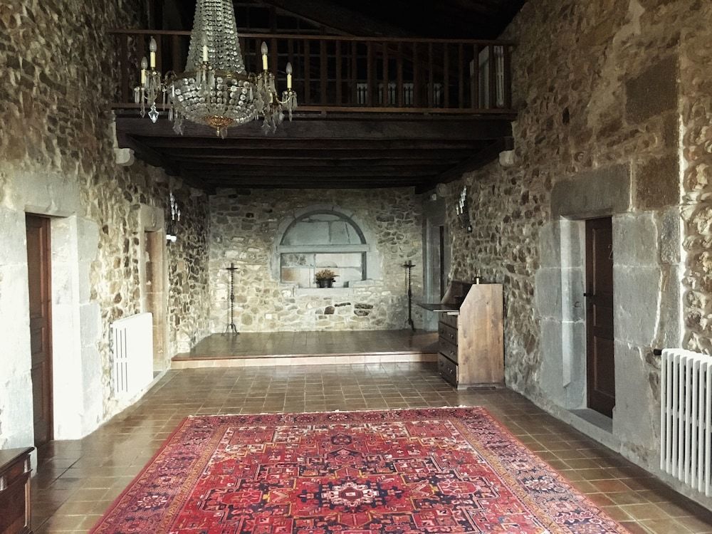 Masia Can Pou 2 Masia Can Pou 2