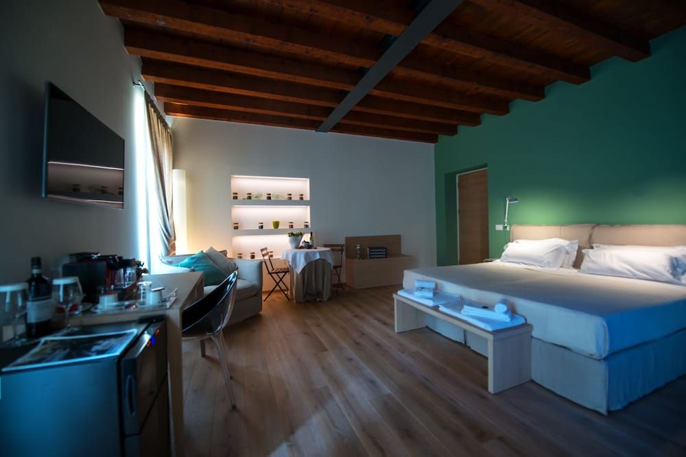 Massimago Wine Suites 3