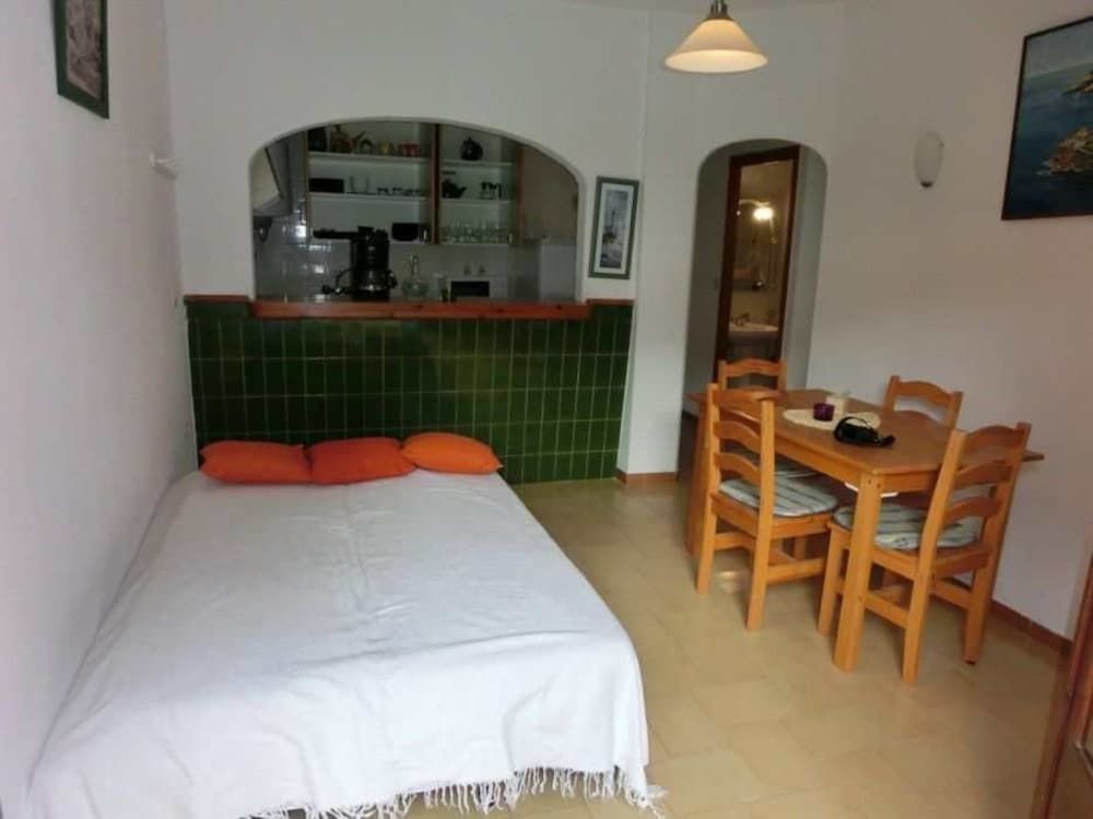 Maxima's Apartment 3