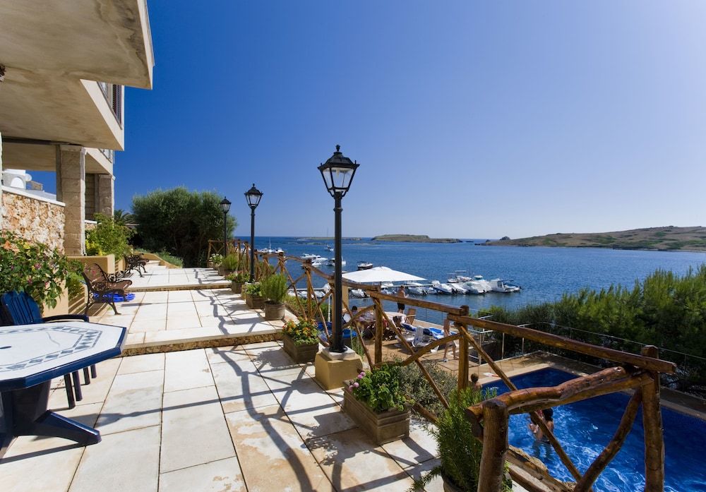 Menurka-Puerto de Addaya 3 estrellas en Mercadal