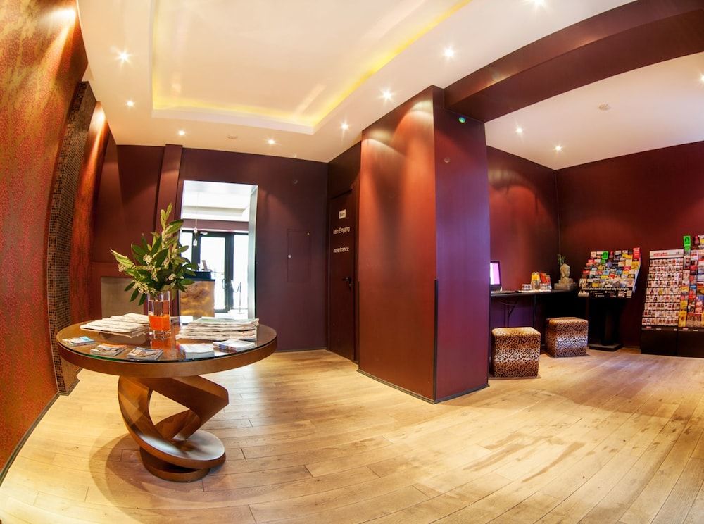 Metropolitan Hotel 3