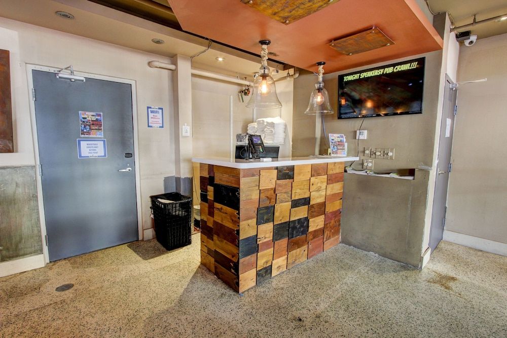 Miami Beach International Hostel 1