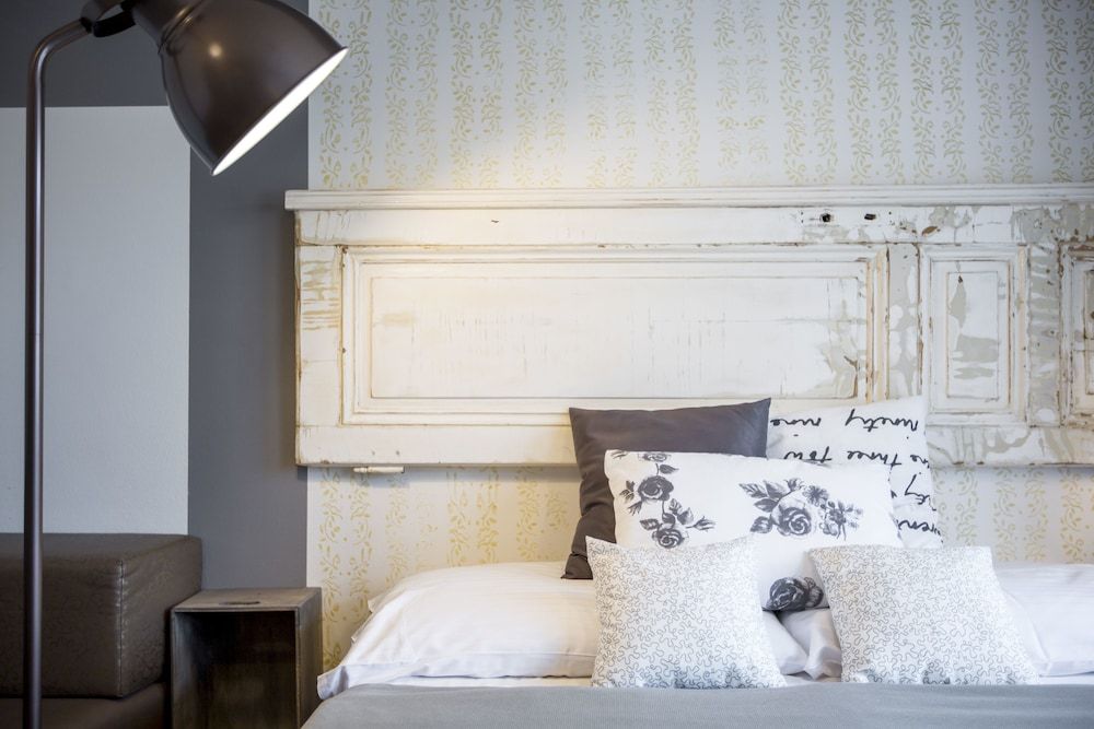 Miss Sophie's 1 Miss Sophie's 1