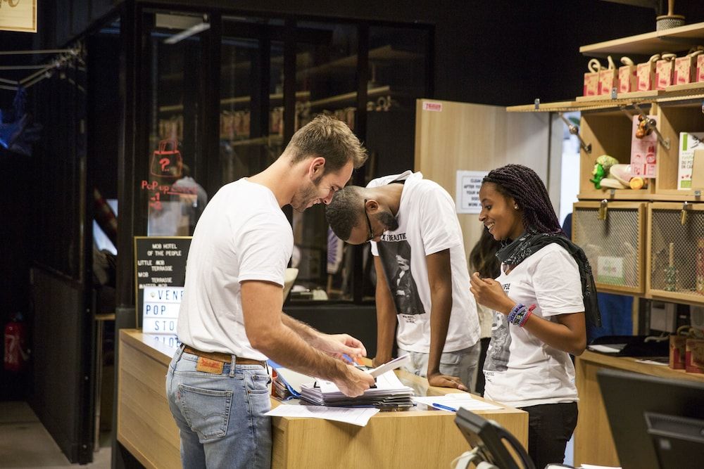 Mob Hotel Paris Les Puces 3