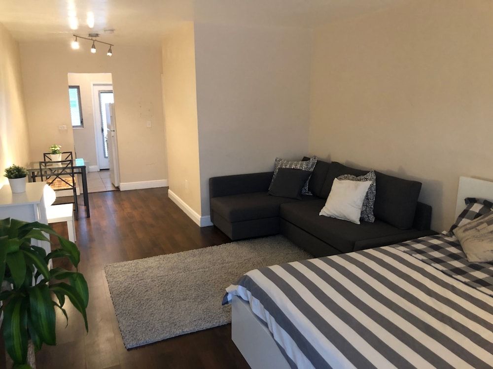 Modern Studio in Heart of South Beach 1 Modern Studio in Heart of South Beach 1