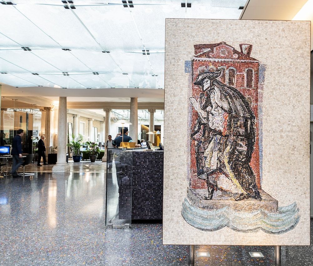 Hotel Monaco & Grand Canal 3