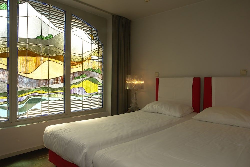 Monty Small Design Hotel 3