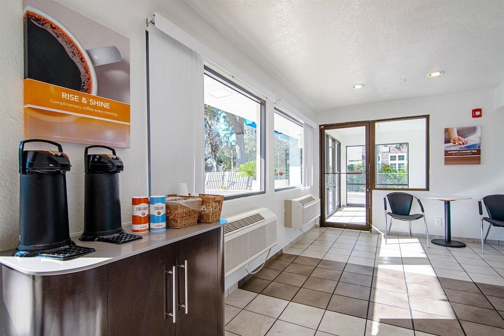 Motel 6 Orlando-Kissimmee Main Gate East 2